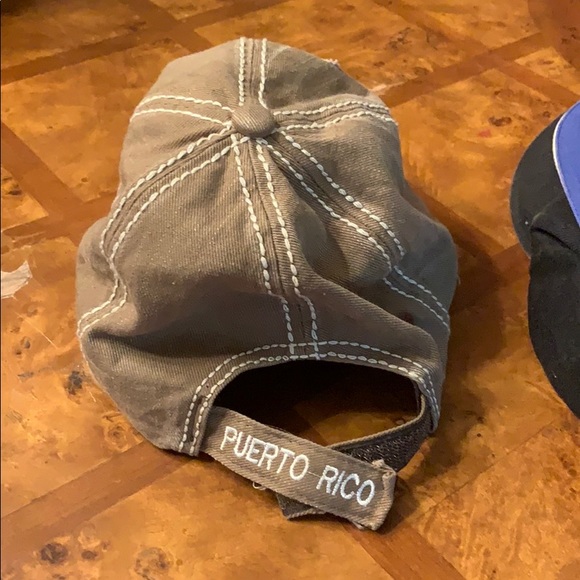 Set of 6 hats